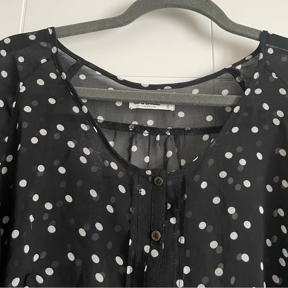 3/$25 Garage Dot Blouse - Picture 2 of 6